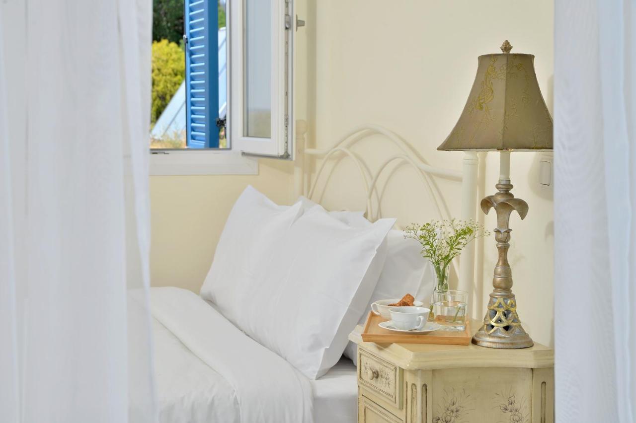 Andros Homes Sea Side Apartment & Studio กาวริยอน ภายนอก รูปภาพ