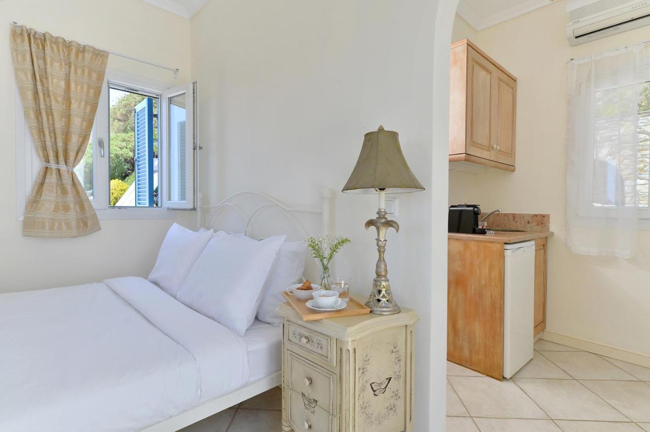 Andros Homes Sea Side Apartment & Studio กาวริยอน ภายนอก รูปภาพ